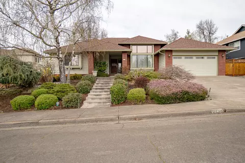 2725 Wilkshire Dr, Medford, OR 97504