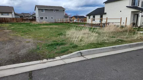 ne posey court LOT 249, Madras, OR 97741