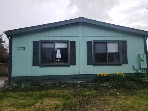 1172 4th St NE, Bandon, OR 97411