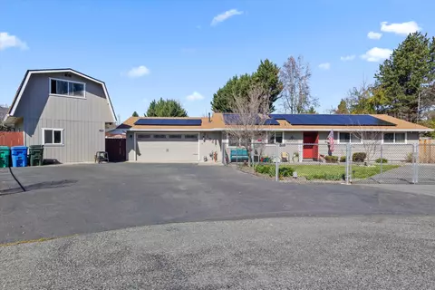 1126 Elrod Ln, Grants Pass, OR 97527
