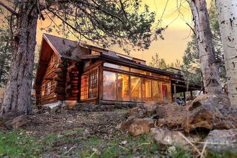 20058 Sunglow Ct, Bend, OR 97703