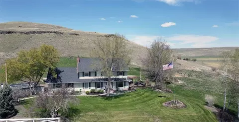 67664 Elk Mountain Rd, Enterprise, OR 97828