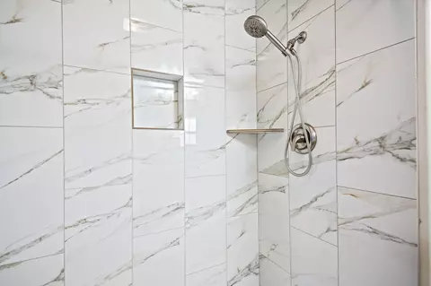 Bath - 16518 Sprague Loop, La Pine, OR 97739 photo 1 of 3