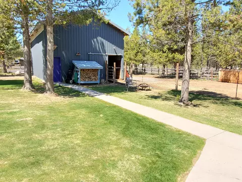 Exterior - 16518 Sprague Loop, La Pine, OR 97739 photo 7 of 18