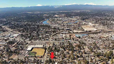 544 SE 5th St, Bend, OR 97702