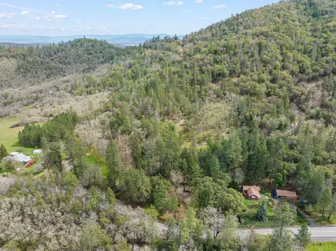 4618 Kane Creek Rd, Central Point, OR 97502