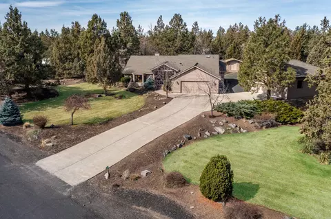63553 Dickens Ct, Bend, OR 97701