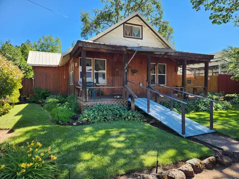 518 Main St, Butte Falls, OR 97522