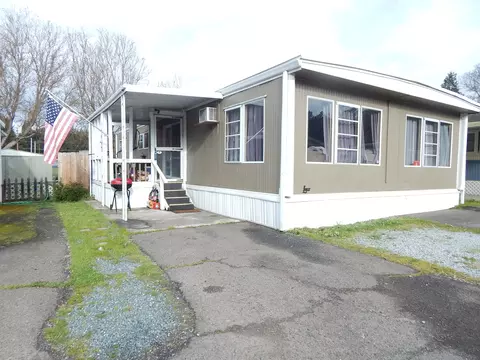 1246 N Second Ave # 7, Gold Hill, OR 97525