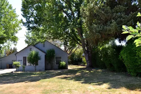1503 SW Foundry St, Grants Pass, OR 97526