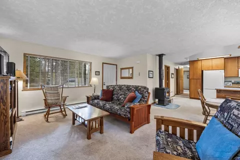 Living - 16545 Sprague Loop, La Pine, OR 97739 photo 3 of 5
