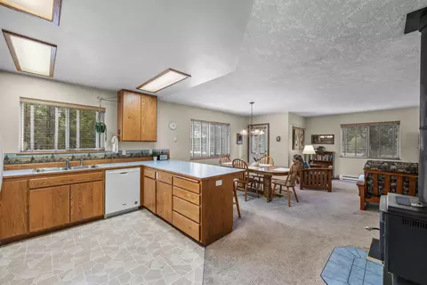 Kitchen - 16545 Sprague Loop, La Pine, OR 97739 photo 1 of 3