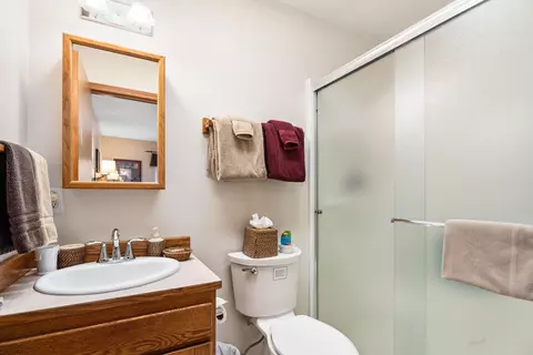 Bath - 16545 Sprague Loop, La Pine, OR 97739 photo 2 of 2