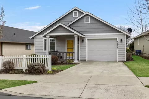 3714 SW 29th St, Redmond, OR 97756