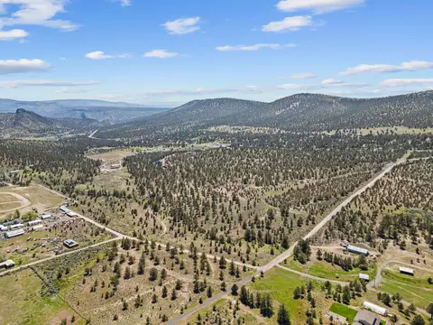 se prairie schooner road, Prineville, OR 97754