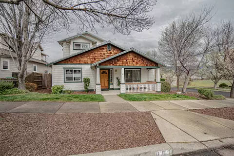953 Spring Way, Ashland, OR 97520