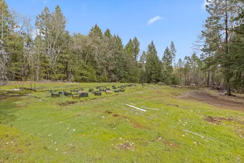 View/Area - 1245 E Crow Rd, Merlin, OR 97532 photo 2 of 10