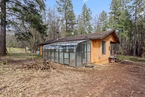 Exterior - 1245 E Crow Rd, Merlin, OR 97532 photo 4 of 11