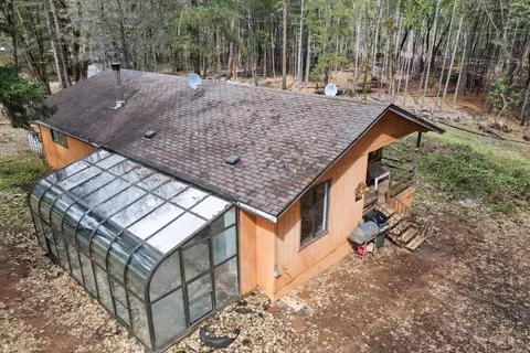 1245 E Crow Rd, Merlin, OR 97532
