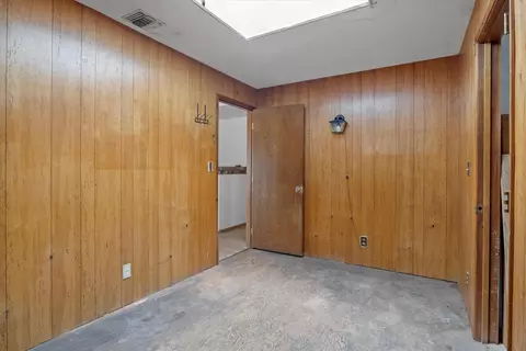 Exterior - 1245 E Crow Rd, Merlin, OR 97532 photo 9 of 11