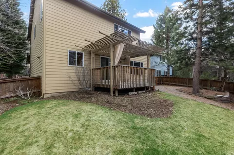 Exterior - 19574 Meadowbrook Dr, Bend, OR 97702 photo 6 of 6