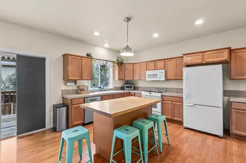 Kitchen - 19574 Meadowbrook Dr, Bend, OR 97702 photo 1 of 6