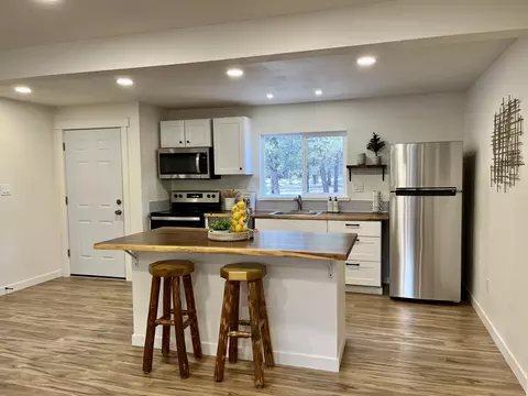 Kitchen - 52577 River Pine Rd, La Pine, OR 97739 photo 1 of 8