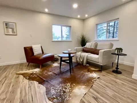 Living - 52577 River Pine Rd, La Pine, OR 97739 photo 2 of 4