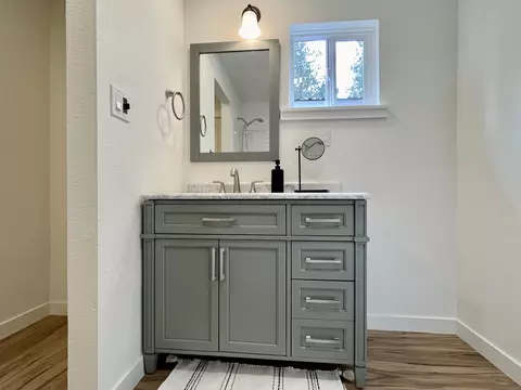 Bath - 52577 River Pine Rd, La Pine, OR 97739 photo 2 of 3