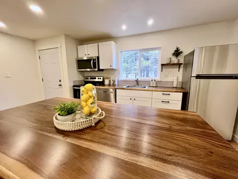 Dining - 52577 River Pine Rd, La Pine, OR 97739 photo 1 of 1