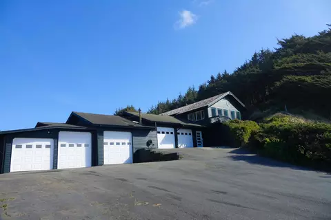 88732 Agate Ln, Bandon, OR 97411