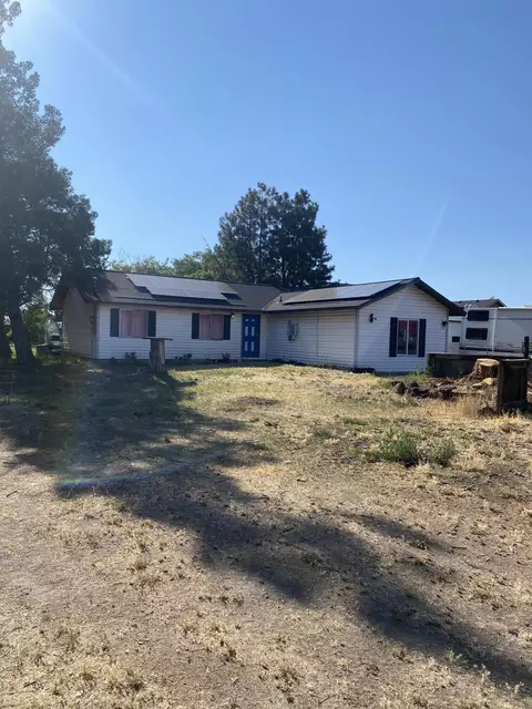513 SW 31st St, Redmond, OR 97756