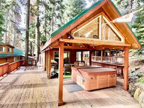 7900 Hyatt Prairie Rd #8, Ashland, OR 97520