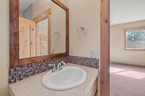 Bath - 60431 Snap Shot Loop, Bend, OR 97702 photo 7 of 7