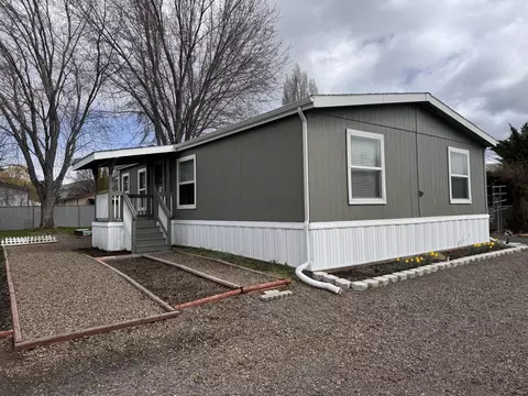 4751 Bellm Dr #SPC 7, Klamath Falls, OR 97603