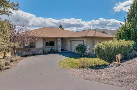 976 Niagra Falls Dr, Redmond, OR 97756