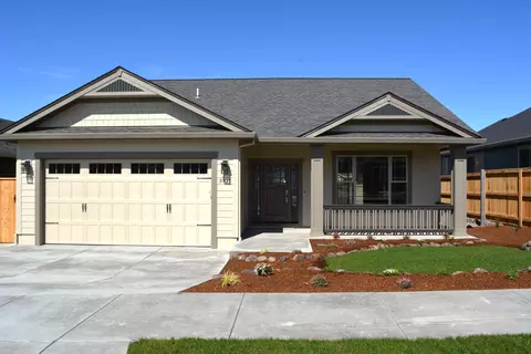 3921 Wyoming Ln, Medford, OR 97504