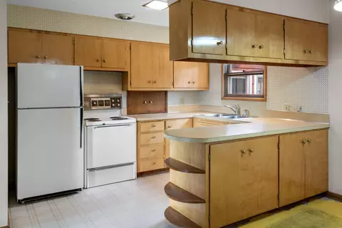 Kitchen - 1060 NE 9th St, Bend, OR 97701 photo 2 of 2