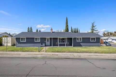 1141 Arroyo Dr, Central Point, OR 97502