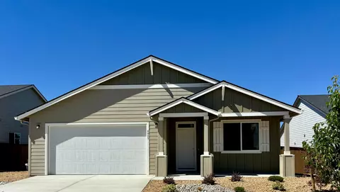 4045 SW Reindeer Ave #HOME 33, Redmond, OR 97756