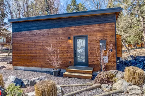 61301 Benham Rd UNIT 8, Bend, OR 97702
