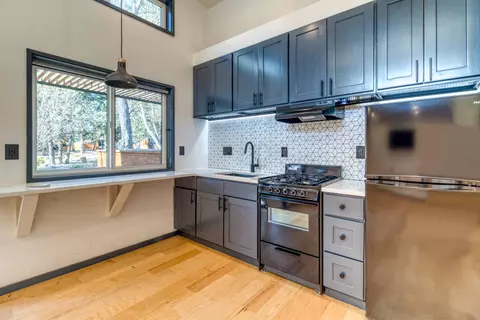 61301 Benham Rd UNIT 8, Bend, OR 97702 photo 3