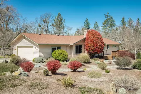 130 Carrollwood Dr, Grants Pass, OR 97527