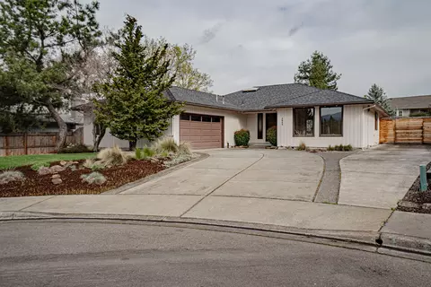 2843 Courtney Cir, Medford, OR 97504