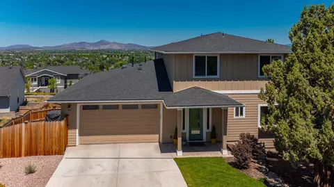 3525 SW Grandview Ct, Redmond, OR 97756