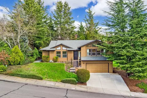 2717 Donnalee Dr, Medford, OR 97504
