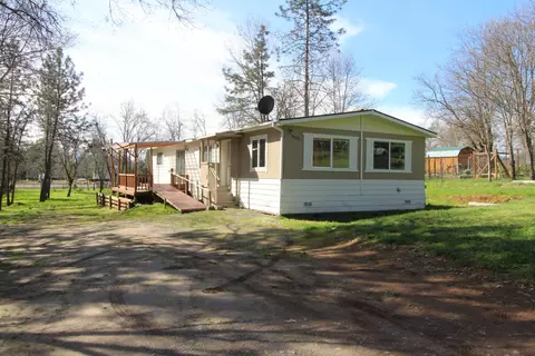 355 Verde Ln, Merlin, OR 97532