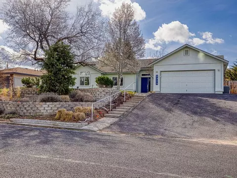 2038 California Ave, Klamath Falls, OR 97601