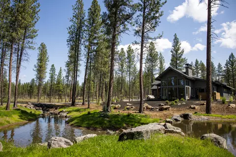 Exterior - 18172 Forestbrook Loop #6, Bend, OR 97707 photo 4 of 12