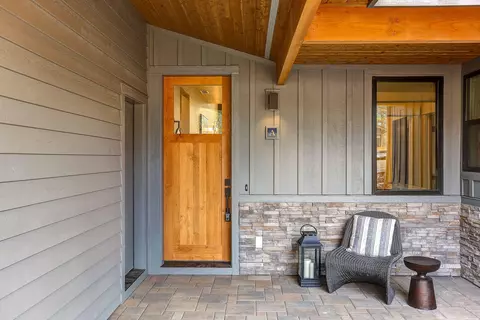 Entry Way - 18172 Forestbrook Loop #6, Bend, OR 97707 photo 1 of 4